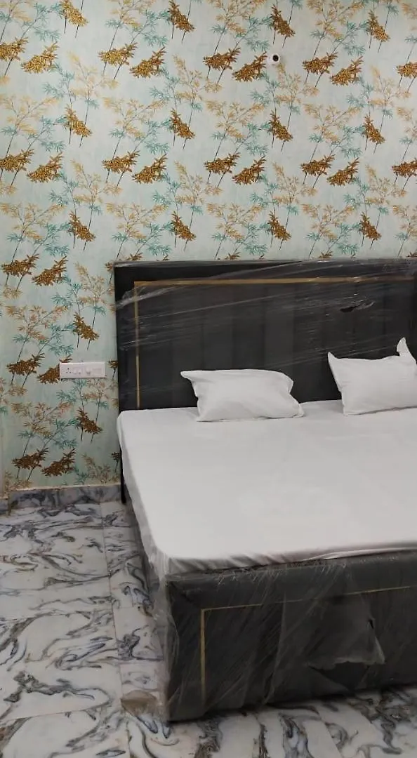 Gayatri Grand Paying Guest House Varanasi