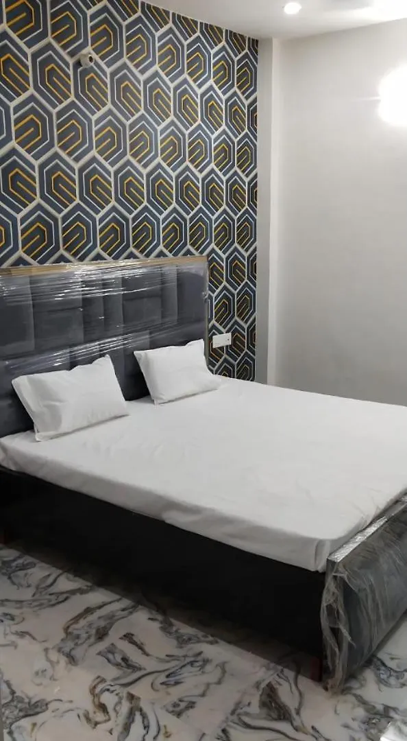 Gayatri Grand Paying Guest House Varanasi