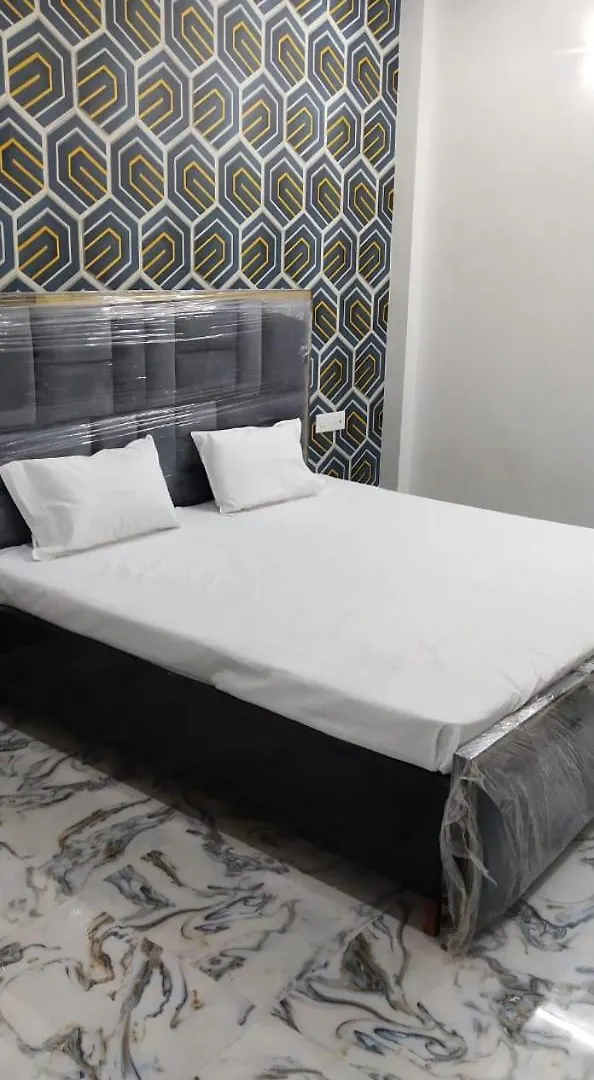 Gayatri Grand Paying Guest House Varanasi